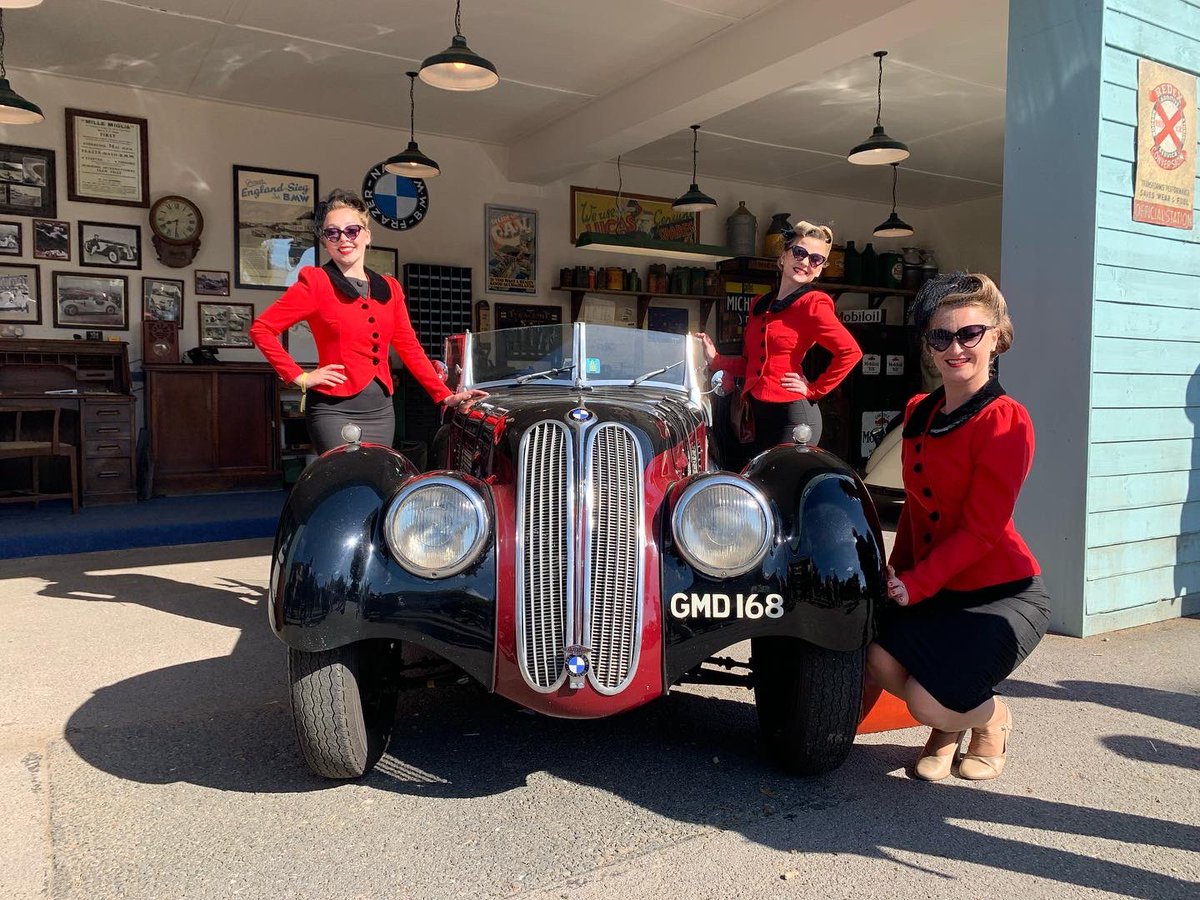 Another glorious <a href="/goodwoodrevival/">Goodwood Revival</a> ☀️ Day 3 💋💋💋
.
.
#day3 #reviveandthrive #goodwoodrevival #goodwood #therevival #goodwoodsingers #singers #vintagegirls #lovegoodwood #entertainment #vintagestyle #vintagefashion #myfavthingsuk