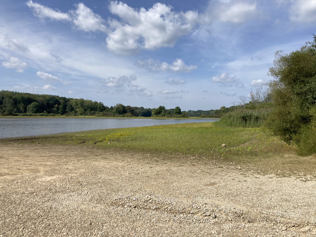 ClevelandKayak's tweet photo. #kayak day out on LaDue Reservoir. I’ve never seen the water level lower than it is today! #ScrapingBottom @ClevelandKayak @lilliankuri @ashby112 https://t.co/sw6m2oLLtV