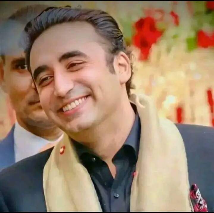 FaisalUtk's tweet photo. Birthdays are a new start, a fresh beginning and a time to pursue new endeavors with new goals. Move forward with confidence and courage. You are a very special person. May today and all of your days be amazing!
#HappyBirthDayToU 🎊🎉
#ChairMan ♥️
@BBhuttoZardari 🥰🥀 https://t.co/zbfWl1G6nz
