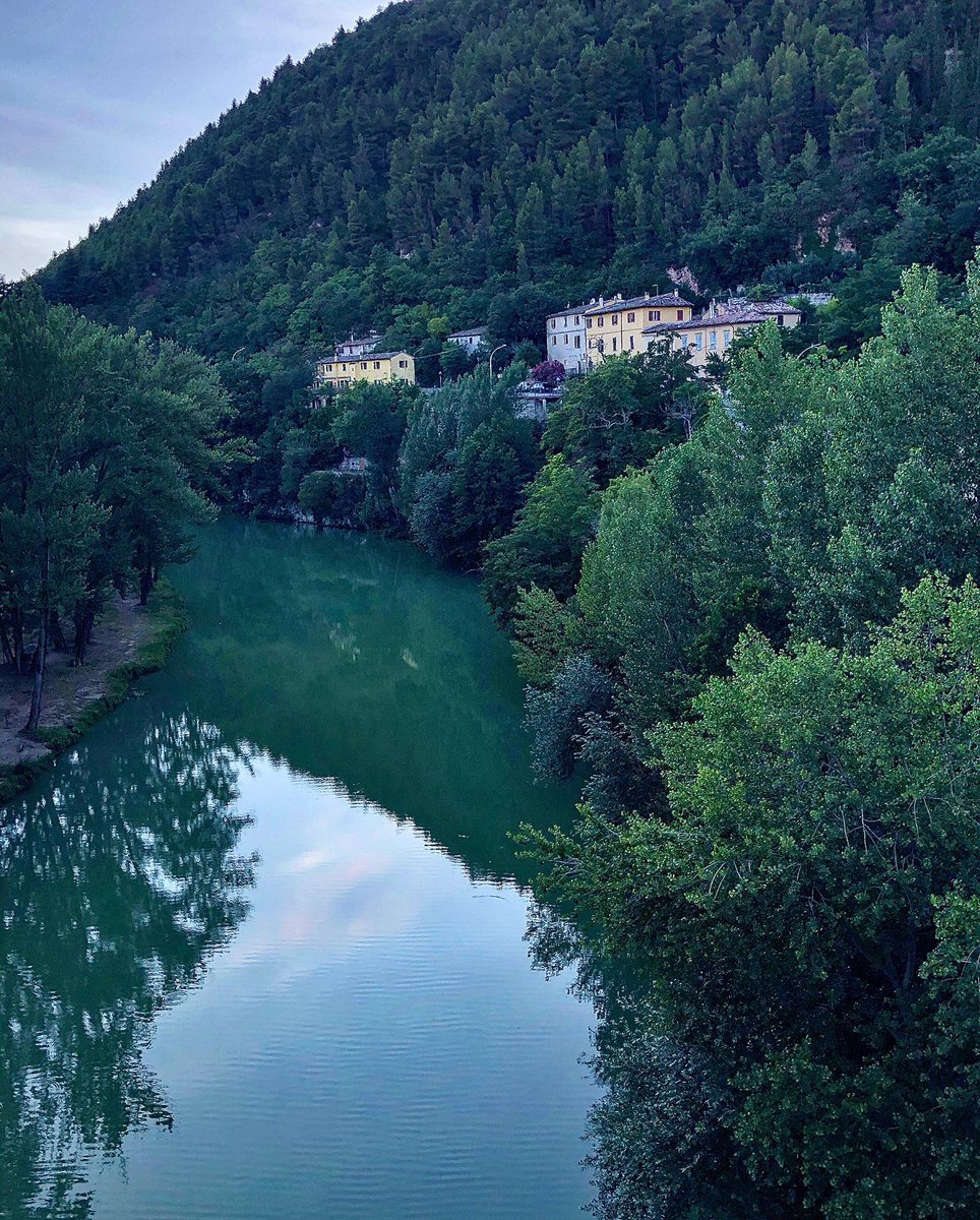 garattoni_luca's tweet photo. #metauro #river in #fossombrone (PU) (upstream) July 17th, 2020 (iPhone 8) #montefeltro #marche #hdr #photography #water #reflection #green #europe #centralitaly https://t.co/epFPxJ5fjd