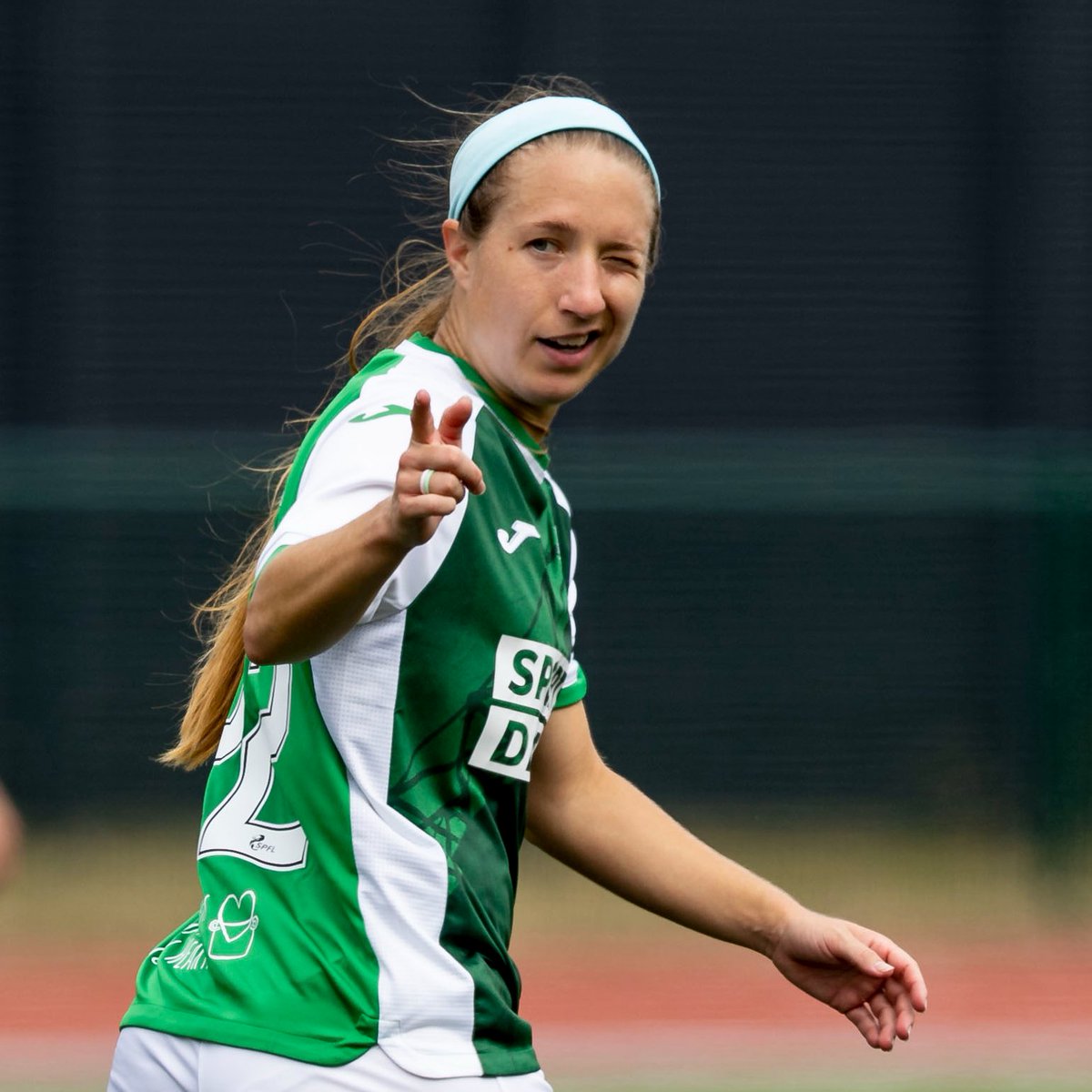 There IS football on this weekend in Edinburgh ⚽️ Come to Ainslie Park at 1pm and watch Hibs Women take on Spartans. 𝗛𝗶𝗯𝘀. 👊 🎟️ bit.ly/3y1Tfor