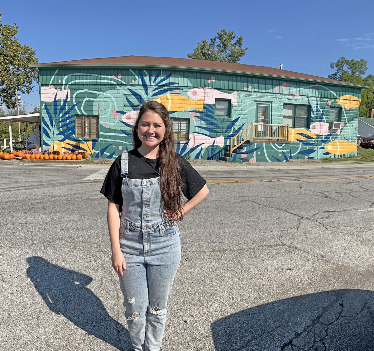 JCCFIndiana's tweet photo. We are excited to share that our 2022 #ColorTheCounty mural in Edinburgh is complete! Thanks to artist Chelsi Liberati for the beautiful design, artistic lead Dave Windisch and everyone who was a part of bringing this public art to life. #causesthatmatter
https://t.co/lKxMcbEUbg https://t.co/dGLdnfz2sY