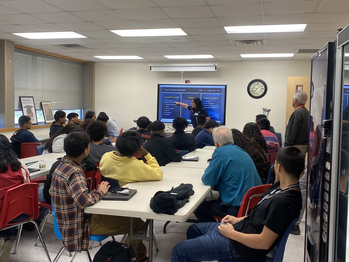 We like to introduce #newopportunities at DLA, and today we brought in Crystal from <a href="/UTITweet/">Universal Technical Institute</a> to share these opportunities with our students