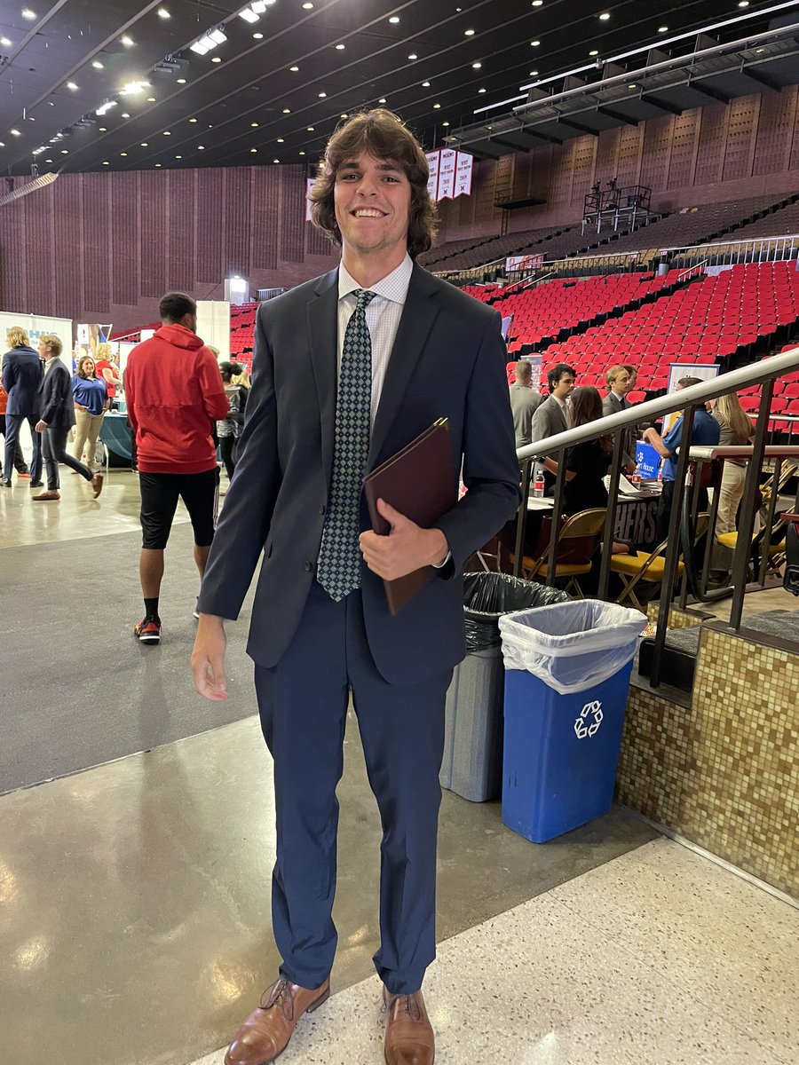 CRichyRich23's tweet photo. S/O my guy @JKenyon2001 dressed for success at @miamiuniversity Career Fair! 📚 &amp; 🏀 #Team117 https://t.co/ymYj20LnDz