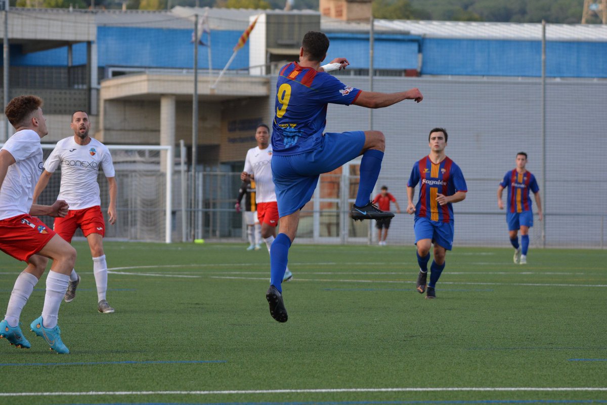 cfcaldes's tweet photo. Proper amistós de pretemporada del @c.f.caldes . 
DIMECRES: 22/09/2022  
Lloc: Badalona
Hora: 20:30
Mpal. de Llefià
UNF. Llefià - C. F. Caldes
@golcat
@noticiescalderi 
@radiocaldes 
@esportscaldesm 
@xavio1 
@catalunyafutbol 
@unificacionllefia https://t.co/Xs5dOiKwUs