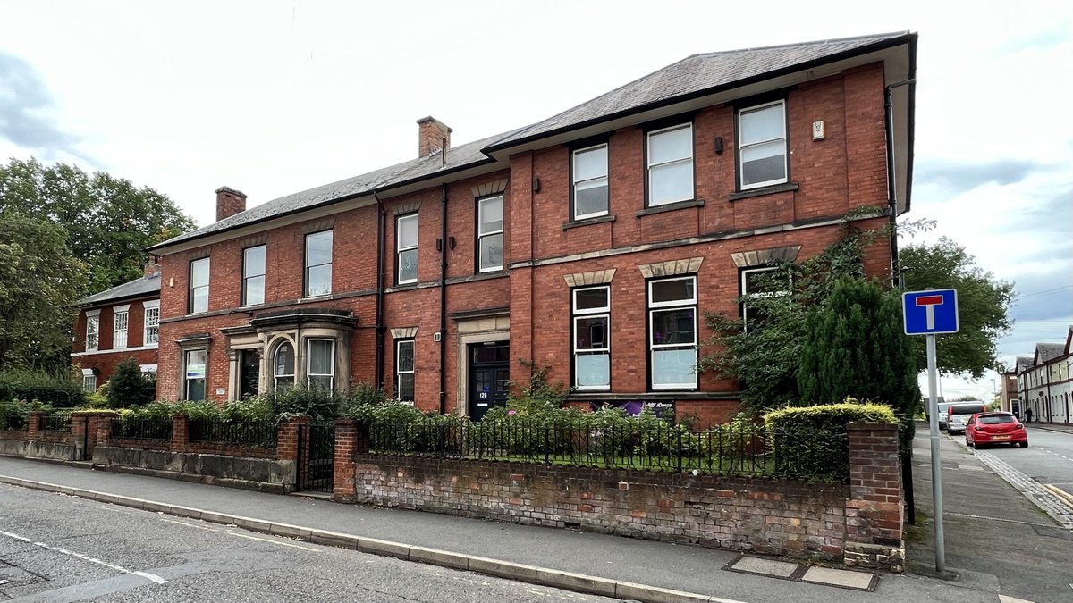 SigmaArch's tweet photo. Today has been a busy moving day! We have now moved into Babington Lodge on Green Lane in Derby. 

We are looking forward to growing as a practice from our new City centre base.

#movingday #office #derby #architecture https://t.co/om80o7lddq