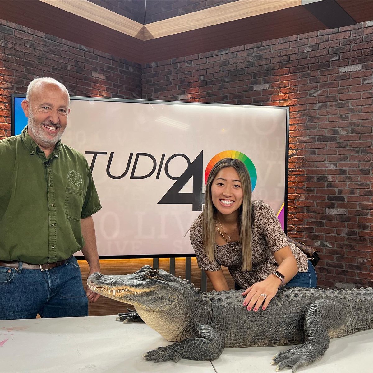 MikuniTaro's tweet photo. Look who showed up to our #Studio40 segment! 🐊 🐍 I am the happiest when I can give more than when I can receive more! #CapitalCup#CharityGolf ⛳️ raised more than $2.1 million just this year already! 🎊 #DCAPartners https://t.co/csss0bzakG