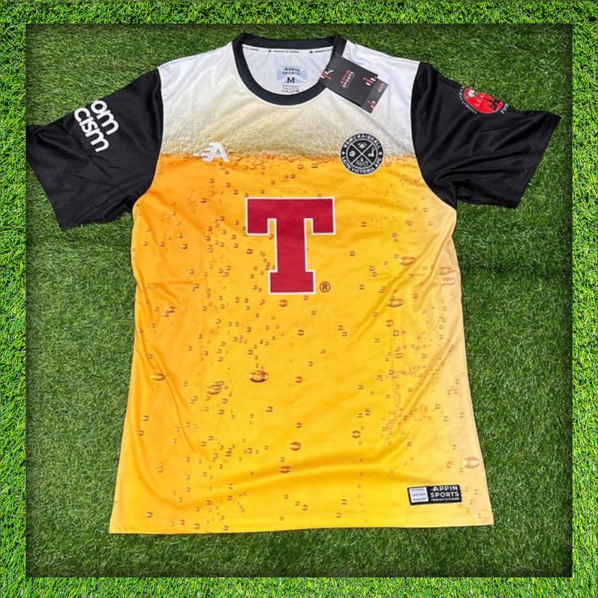 Newcraighall Leith Victoria de Escocia hizo una camiseta inspirada en la Cerveza 🍺 

@ a tu amigo que seguro la usaría.