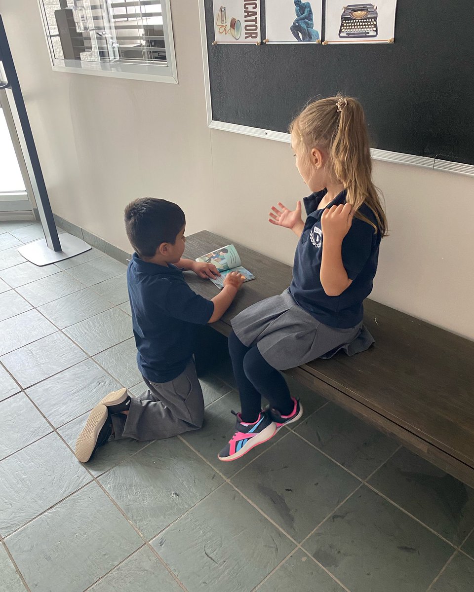 WaldenOakville's tweet photo. It’s always wonderful to see our students engaged in learning outside the classroom 😁 #alwayslearning #funwithfriends #earlyyears #kindergarten #literacymatters #makinggoodpeople https://t.co/m7uhb3ykrD