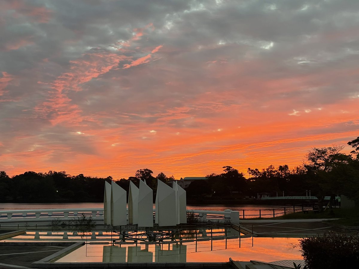 double_side2001's tweet photo. #朝焼け
#sunrise https://t.co/o5zCoceVUu