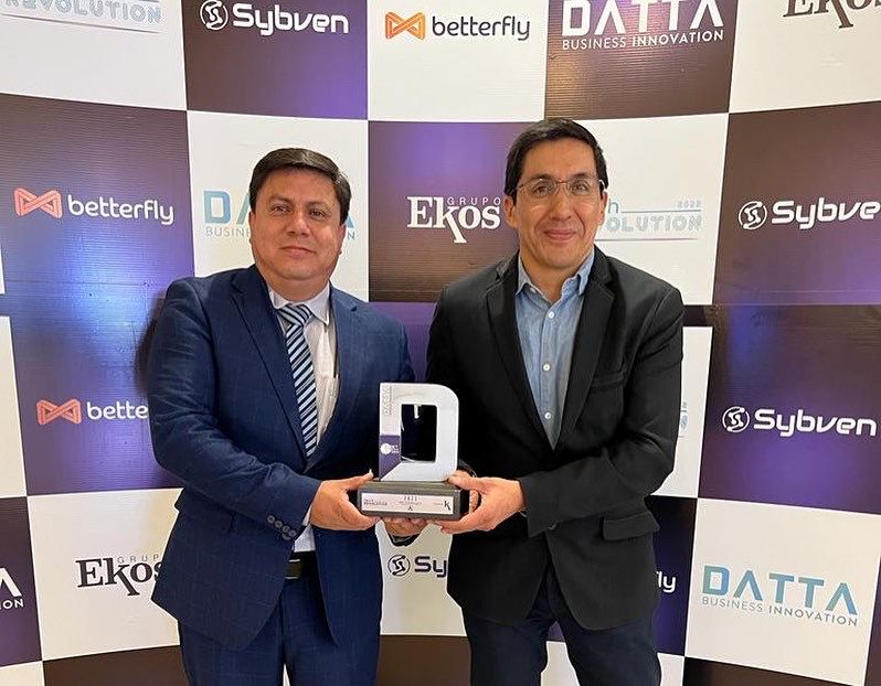 ETAPAOficial's tweet photo. 🤳🏼 Bajo la visión del Alcalde de Cuenca, @pedropalaciosu, de construir una Cuenca con visión de futuro, hoy nuestra empresa ETAPA EP recibió el premio "Mejor Proyecto Tecnológico 2022", otorgado por la Revista DATTA Business Innovation. 

1/2
@rubenbenitez_21 https://t.co/0Vn9XlOm8C