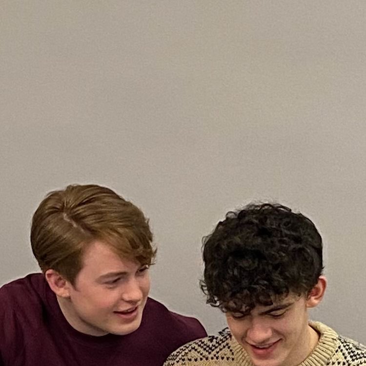 comforthsyr's tweet photo. kit looking at joe vs edvin looking at Omar at photoshoots 💖 https://t.co/btWJYALwZ9