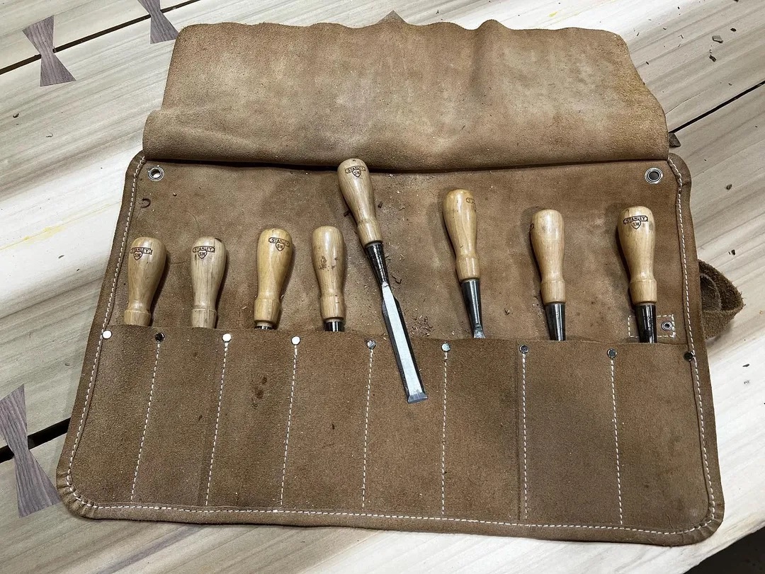 Brainstorming your next #woodworking project? Make it happen with our 8 pc SweetHeart™ 750 Series Socket #Chisel Set. bit.ly/3pNRoyT Available at @HomeDepot and other Independent Retailers. 📷: vadencustom