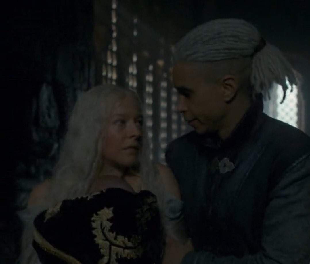 DreamofASOIAF's tweet photo. Laenor Velaryon 
- Supports Rhaenyra’s affairs 
- Hates all of Rhaenyra’s enemies 
- Loves Rhaenyra’s children as if they were his own 

Now that’s a MAN. #HouseOfTheDragon https://t.co/UPJvKhemSG