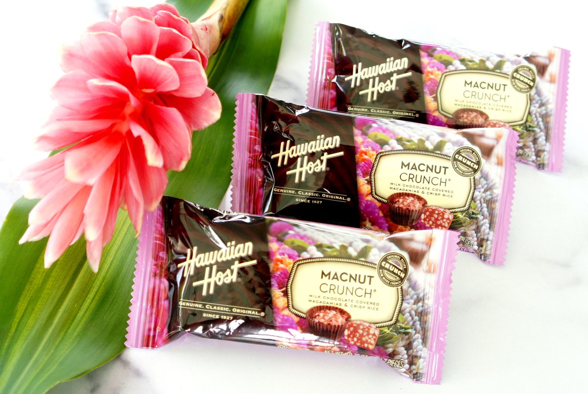 HawaiianHostInc's tweet photo. #Crunch down into these #dryroasted #macadamias and crisped rice covered in rich #milkchocolate. You'll thank yourself later for packing a 2-piece Macnut Crunch in your bag, before you head out. 😉 #chocolatelovers #sweettooth #chocolateheaven https://t.co/MO3g8vjk49