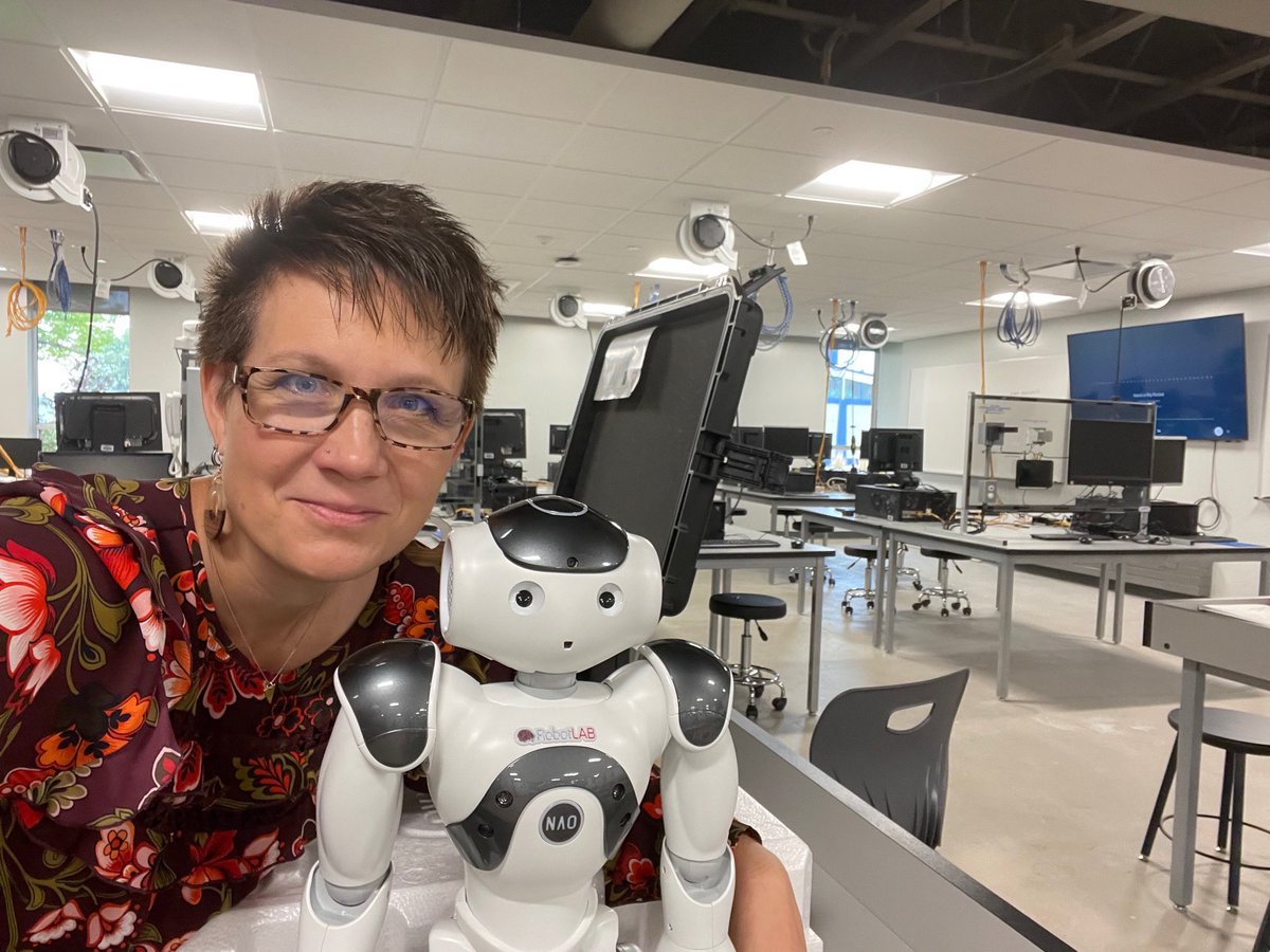 CampusThompson's tweet photo. Happy IT Professionals Day! Today we recognize our IT/Cyber teacher Kristina Brown and all our students who are future IT professionals!!!💻🥳🎉 https://t.co/9S2bNOGlYH
