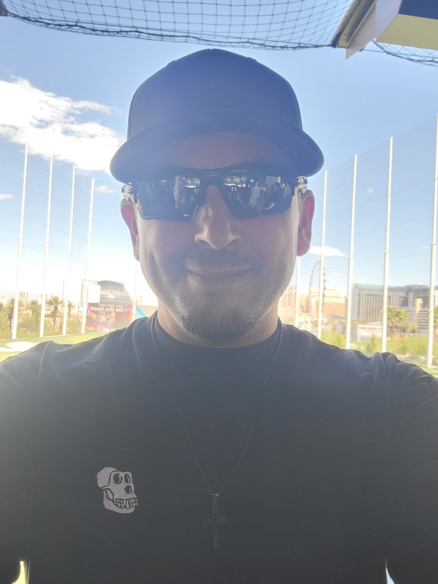 Business completed in #LasVegas now time to have some fun and rep <a href="/BoredApeYC/">Bored Ape Yacht Club 🍌</a> #BAYC 🍻🎰💪