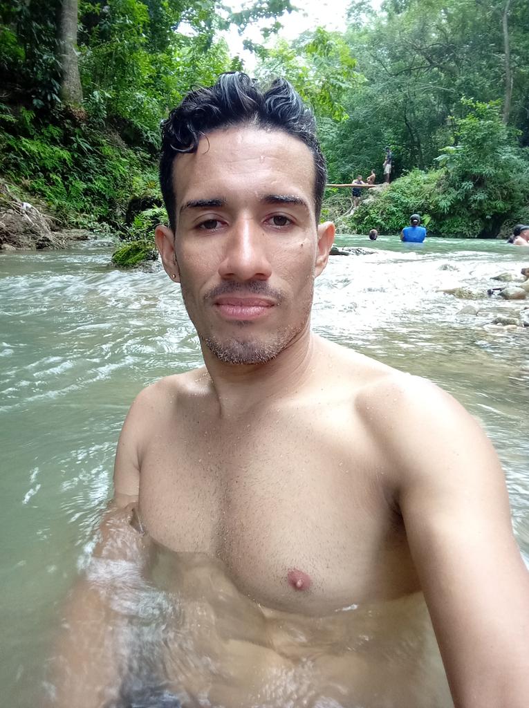 alexrosabal09's tweet photo. De río https://t.co/VTvQQIqcDn