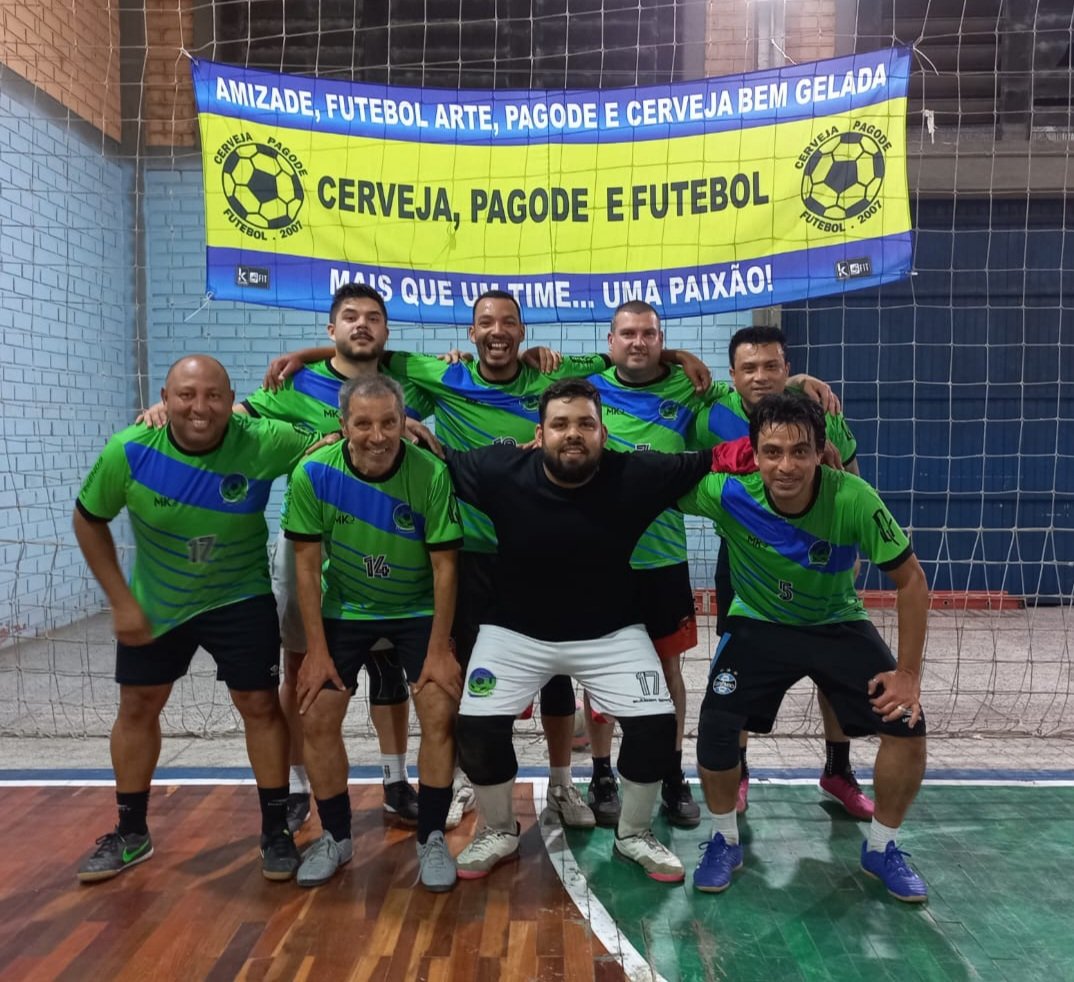 PagodeCerveja's tweet photo. Essa é daquelas pra ficar na história. 
Só Lendas...🍺🎼⚽️ https://t.co/3WXgUmz7jS