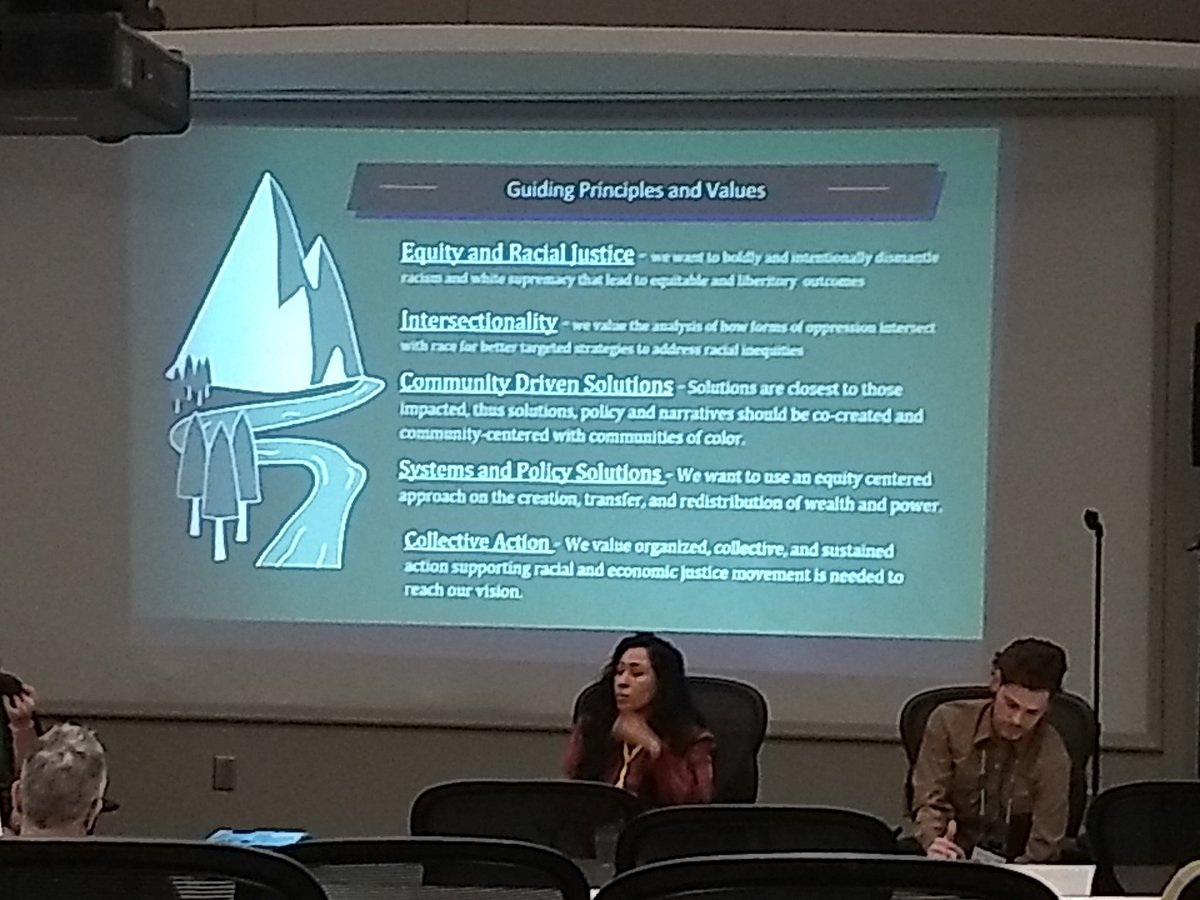 When <a href="/IRSnews/">IRSnews</a> gets a round of applause I know I'm in the right place! #ProsperitySummit2022. Great to learn about local and national efforts to close the racial wealth gap and center community voice.