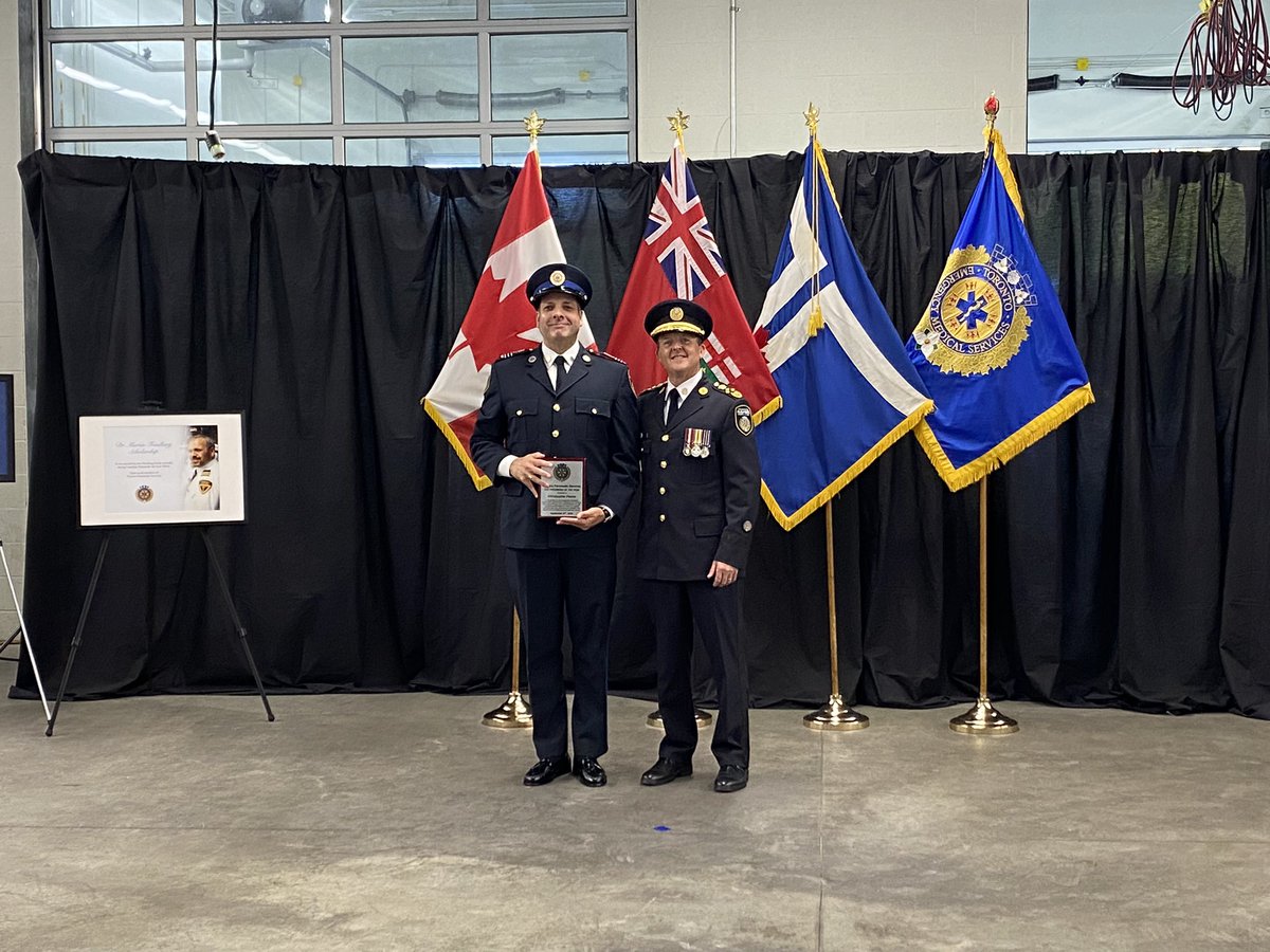 DCMPaulRaftis's tweet photo. I was honoured to recognize some amazing members of the public and @TorontoMedics staff at today's Service Awards. There is nothing more deserving of our gratitude than service to others. #ThankYou for making a difference in the lives of others. #TPSWeek https://t.co/3x5IjWp1PE