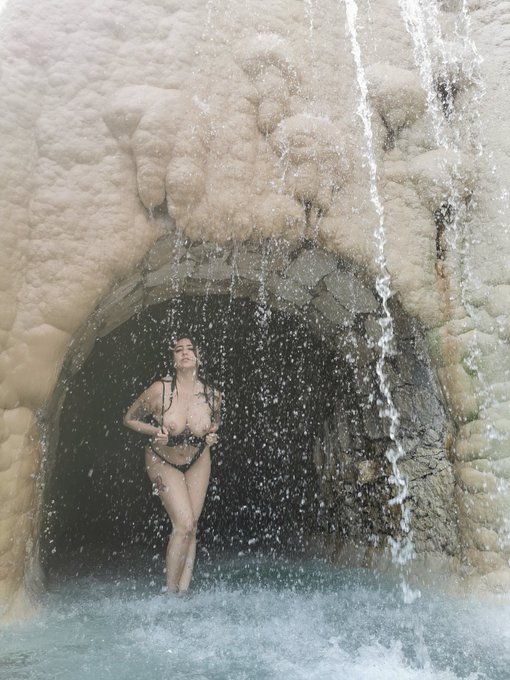 No pod&iacute;a faltar la del #Exhibit  #exhibithionist #exhibithionistwife https://t.co/VFmANB0wyx<a href="/tag/exhibit"class="tags">#Exhibit</a><a href="/tag/exhibithionist"class="tags">#exhibithionist</a><a href="/tag/exhibithionistwife"class="tags"><span>#exhibithionistwife</span></a>