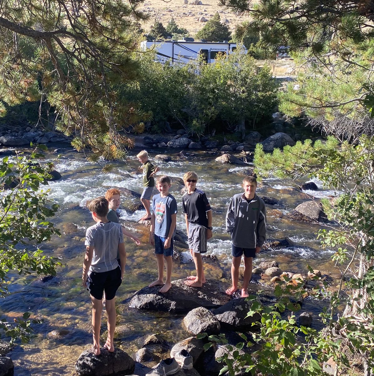 LanderMS_XC's tweet photo. A beautiful fall day with a run and recovery in the river 🏃🏻‍♀️🍂 https://t.co/3Tvy7p5REa