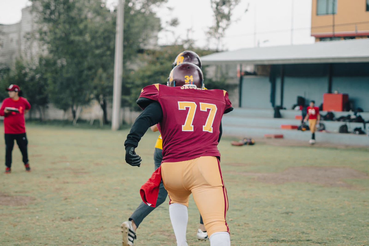 leonesuio's tweet photo. Cansado de lo habitual?
¡Leones American Football, es tu opción!
Contáctanos y entérate cómo practicar este maravilloso deporte, te esperamos 🏈🦁
Día: todos los sábados
Hora: 09:00
Martes y Jueves
Hora: 19:00
#asofap #CEFA #unasolaliga #sincalentarorejas #footballquito https://t.co/LelYdR72qf