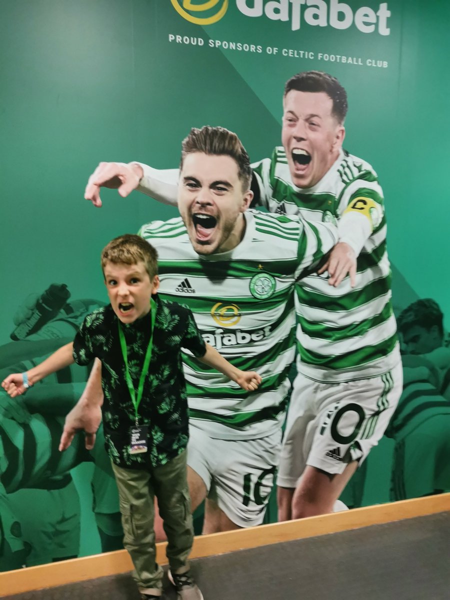 stevob2011's tweet photo. @CelticFC @Celtic_Musical @SECGlasgow My superstar Oliver. Celtic daft, just like his Dad https://t.co/LixYLxESft