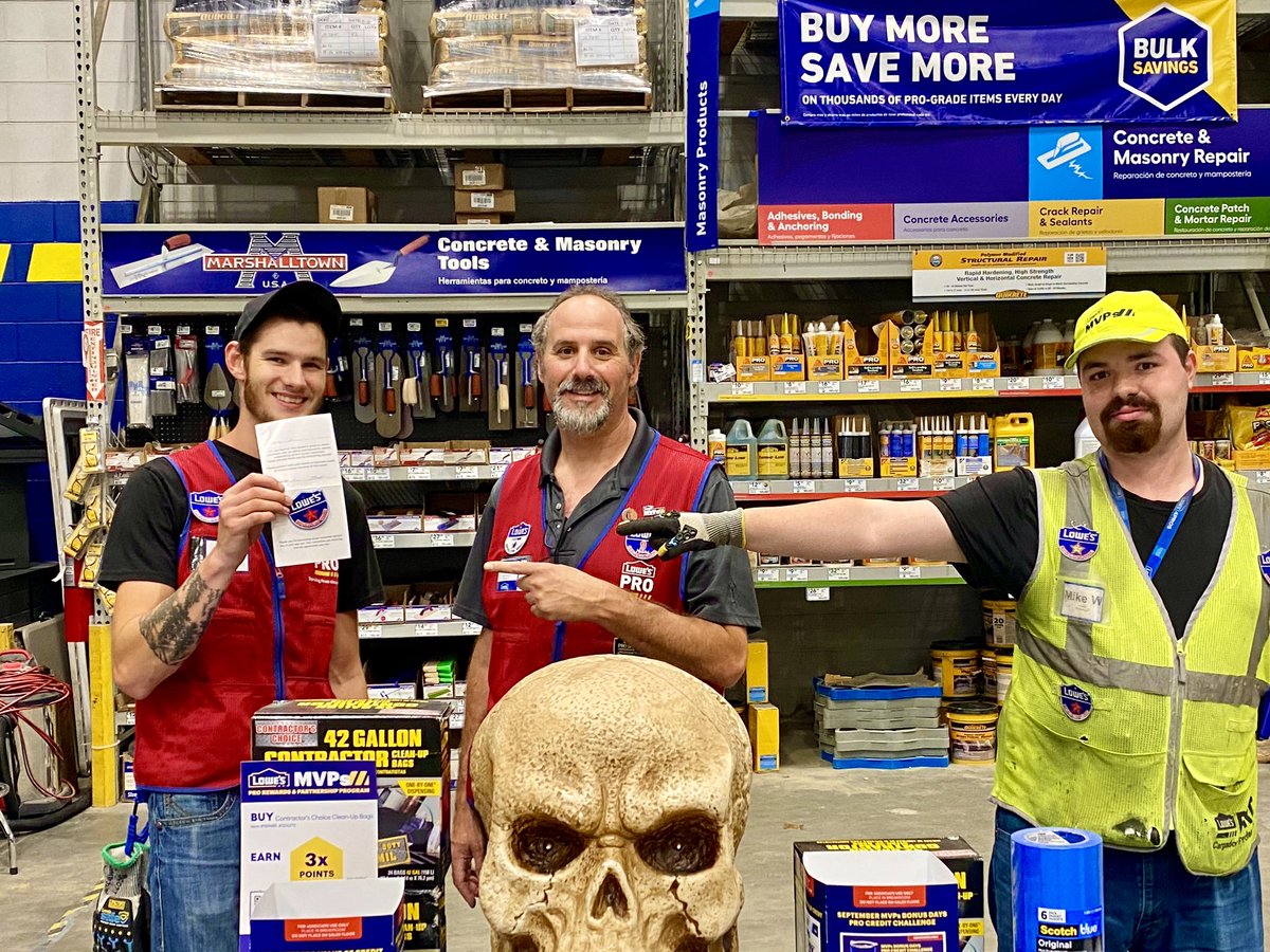 Pro Rally/ Bonus days Event. Congratulations to Chris our new PSS with a new red star award for his outstanding customer service!! #ProRally <a href="/AndyBlier2322/">Andy B</a> <a href="/lowes/">Lowe's</a> <a href="/Anthony_Battle1/">Anthony Battle</a> <a href="/MichaelR18PRO/">Michael</a>