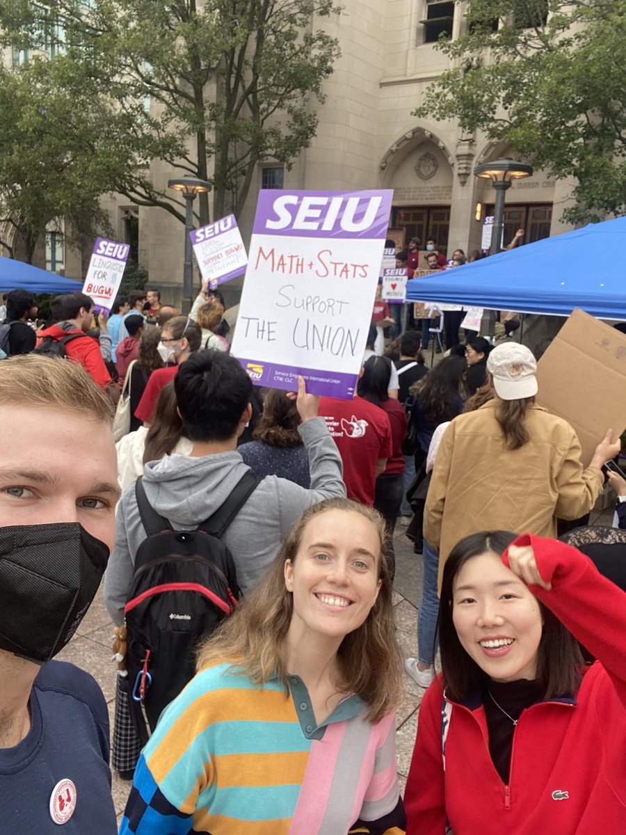hp_fisher's tweet photo. BU works because we work! Support the BU Grad Student Union 💪 @gradworkersofBU https://t.co/bHfCVHBtSI