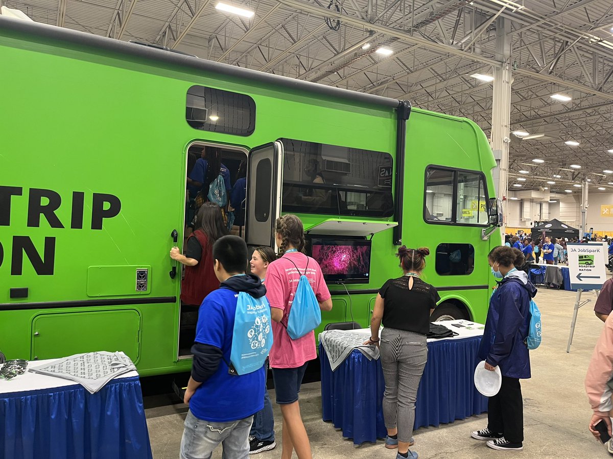echeney2's tweet photo. Thank you to the amazing team @RoadtripNation for joining @JACentralInd’s #JAJobSparkIndy Government, Law and Public Service Cluster this year! Talents and passions can cause a spark. How are you inspired by your work? @PBS @EmployIndy #GLPSCluster https://t.co/Xir9ZQVovr