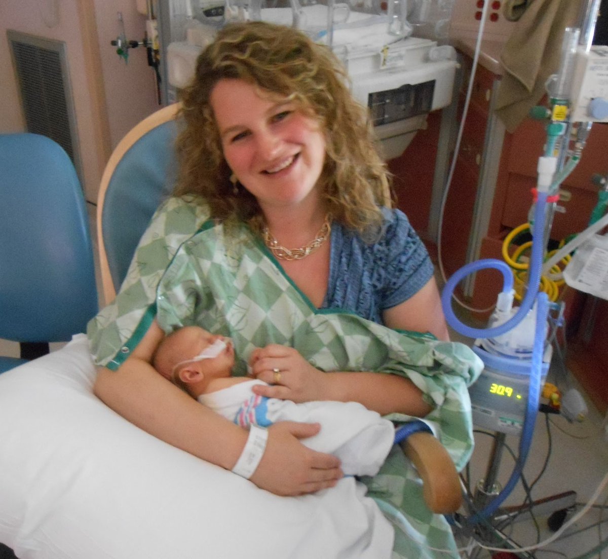 CWolinetz46's tweet photo. When my baby, Harper, was born w/ a #RareDisease - I had no idea what was wrong, only that she was sick. Time before dx can be agonizing; we were lucky #genomics provided an answer. How can we make sure ALL Americans benefit from this #technology? Join us: https://t.co/XJgNgqbkVG https://t.co/3LY25YQ5Zj