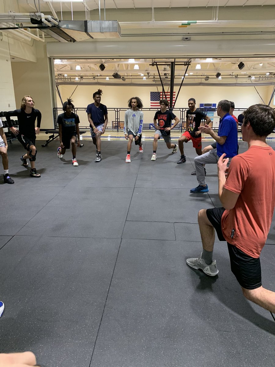 HHS_Strength's tweet photo. @BigBlueBoysBB putting good use to the new weight room at the freshman building as we keep making upgrades! @coachkhiggs even jumped in on the split squat hold finisher! @HHSBigBlueAD https://t.co/u6FaG0WVwa