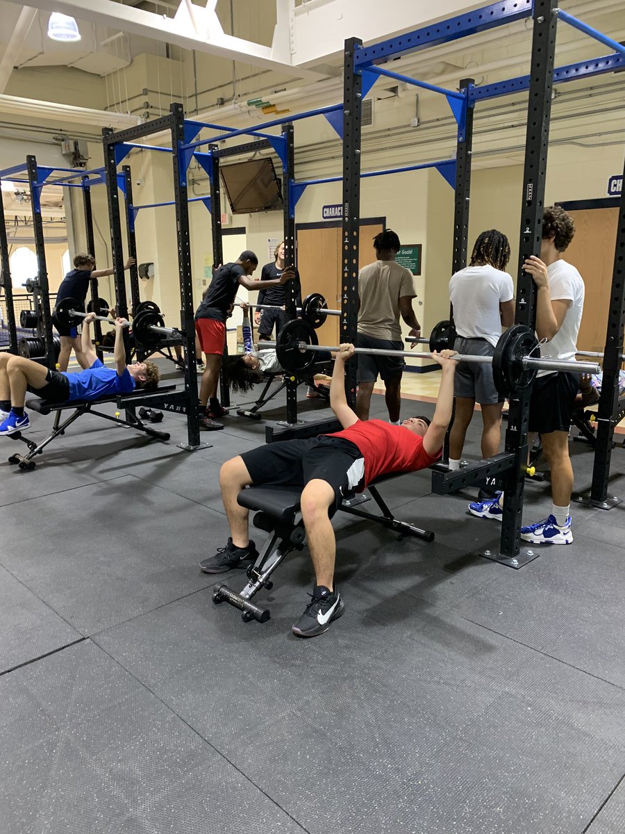 HHS_Strength's tweet photo. @BigBlueBoysBB putting good use to the new weight room at the freshman building as we keep making upgrades! @coachkhiggs even jumped in on the split squat hold finisher! @HHSBigBlueAD https://t.co/u6FaG0WVwa