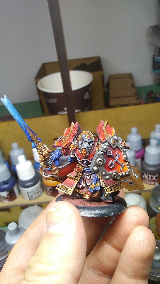 VgArcheology's tweet image. Finished my last Exemplar Cinnerator Officer. He/She was lying around for about 4 years now. Good speed. #menoth #protectorateofmenoth #warmachine #tabletopgaming