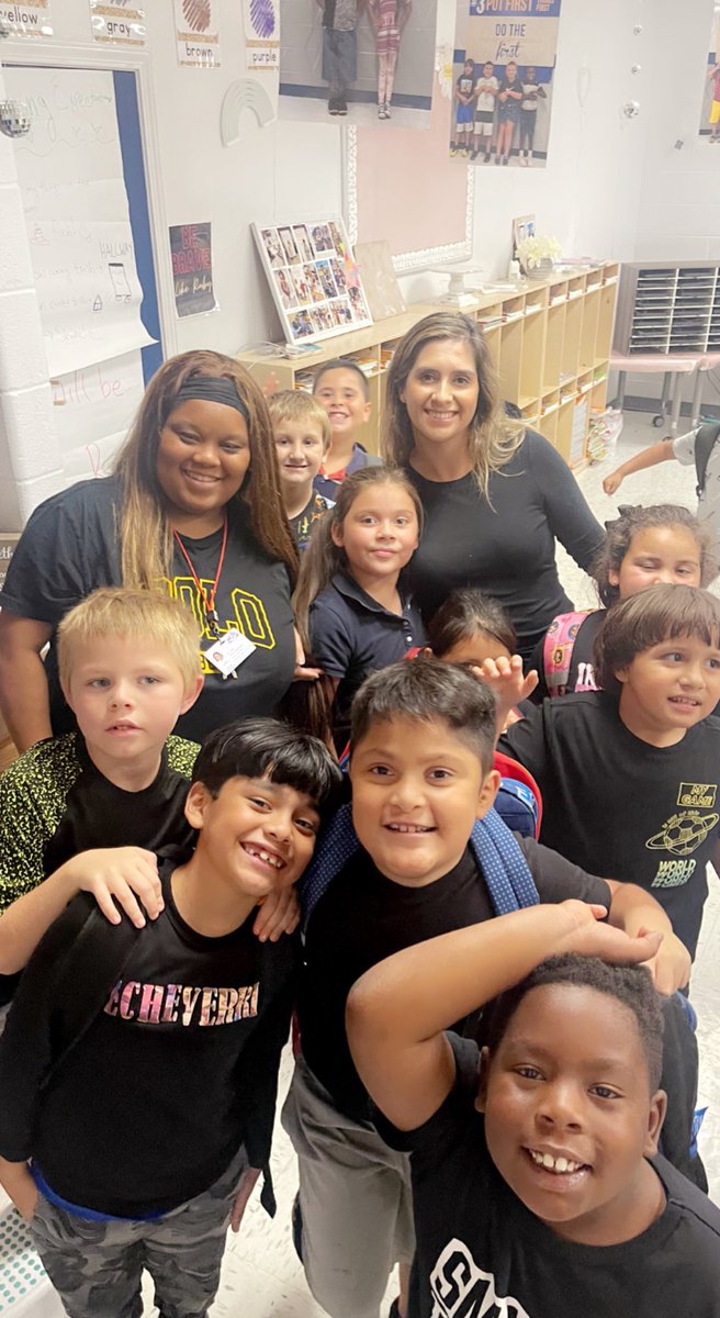 Emily Leon tweet media