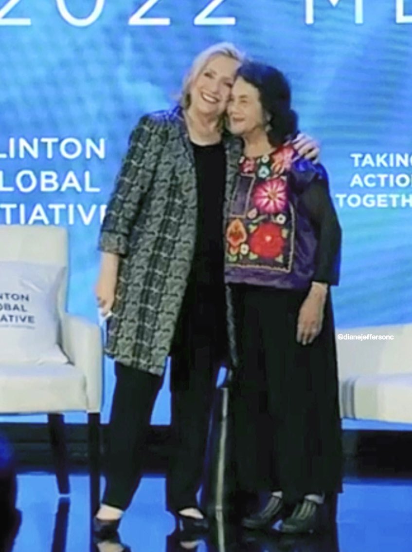 dianejeffersonc's tweet image. Hillary Clinton and Dolores Huerta 🫶 #CGI2022