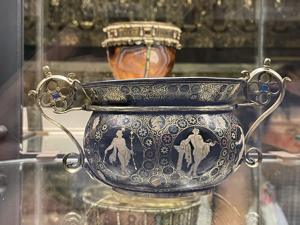 OccariVeronica's tweet photo. Happy of sharing some of my PhD thesis results at the #StudyDaysOfVenetianGlass in Venice this year at @IstitutoVeneto. @UCLarchaeology @visitmuve_en @museovetro https://t.co/Zh9rdZfPLS