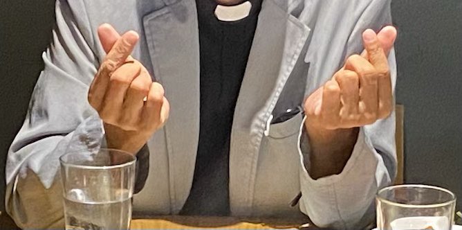 RevKateCress's tweet photo. I’m #grateful for lunch with amazing Bishop John Taylor @revjht beloved Aidan Koh+ John Kim+ @kaemcJoyGiver &amp; dynamic @StJamesSchoolLA Head of School Peter Reinke at delicious Daedo Sikdang, best Seoul steak house now in Koreatown! Note Korean hand symbol for I ❤️ you! https://t.co/CBctvWQqN2