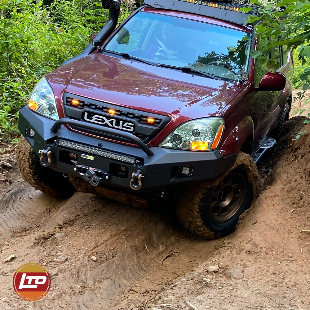 LexTechsOfATL's tweet image. You may remember these two builds from their blogs. Jace (LTO Offroad Expert) with his beautiful 2006 Toyota 4Runner V8 Limited and Jared (VIP LTO Customer) with his mint 2008 Lexus GX470 build made for a nice pair on the trails.👊