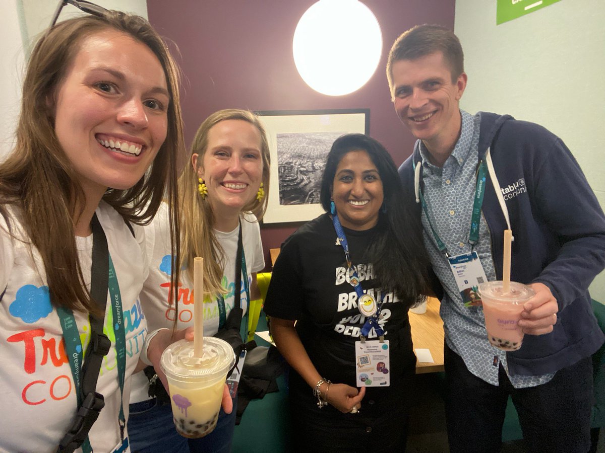 So excited about about my third Boba event with #bobablazers and the #TrailblazerCommunity and excited to bring the #datafam into the Dreamforce Community 🧋💙 ✨