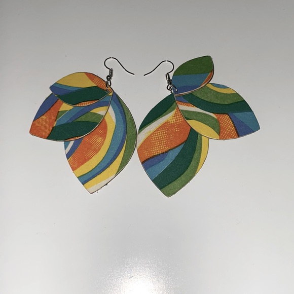 So good I had to share! Check out all the items I'm loving on <a href="/Poshmarkapp/">Poshmark</a> from <a href="/hammon_jennifer/">jen hammon</a> <a href="/1ExquisiteKiss/">Sweets★To★The★Sweet</a> #poshmark #fashion #style #shopmycloset #lulutownsend #handcrafted: posh.mk/4UZEnmWO8rb