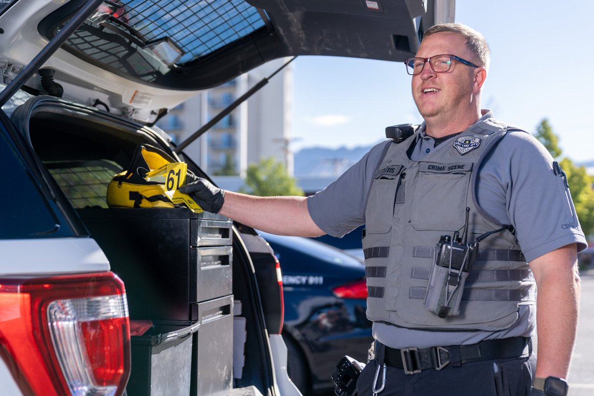 slcpd's tweet photo. It's #NationalForensicsWeek! Our Crime Lab team is one of the best in the industry. Without them, many of our cases couldnโt be solved. We appreciate their expertise as it is essential in the ability to solve and reduce crime in our community. #SaltLakeCity #SLC #SLCPD https://t.co/1mZu3jIzr9
