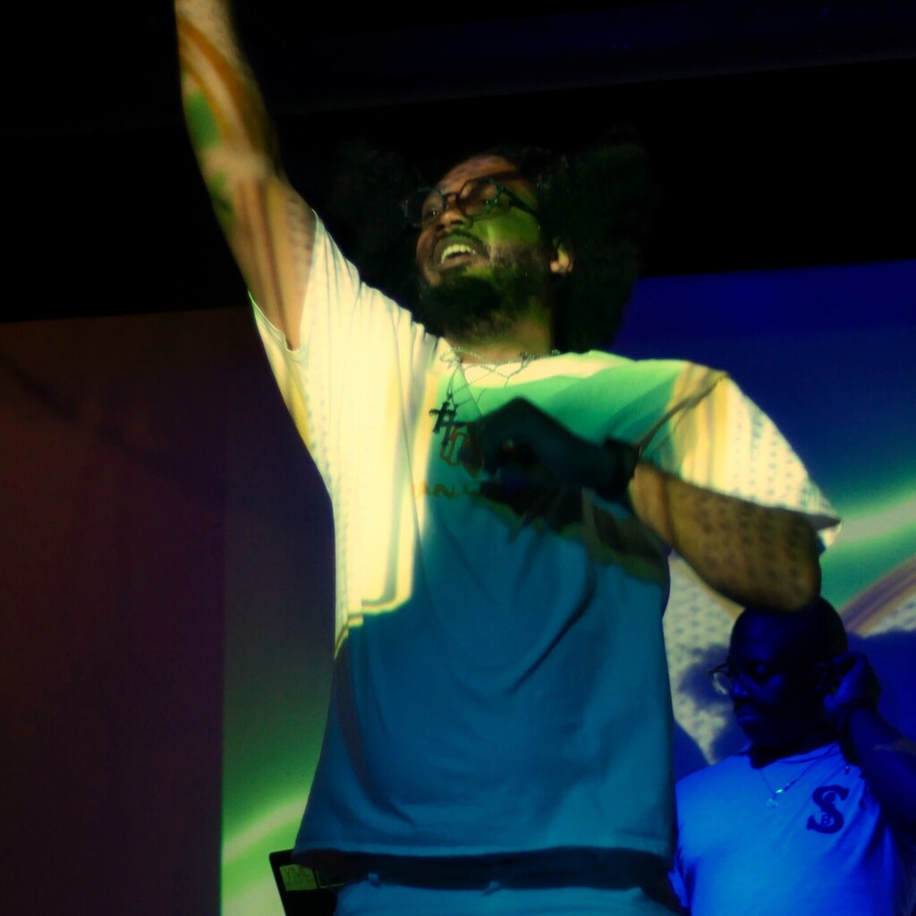 obeytherapper's tweet photo. Some performance shots of me @ the Virgo Birthday Bash.
Photo credit goes to @surgphotography
.
.
.
.
#instamusic #musician #concert #entertainment #musicartist #music #concerts #livemusicphotography #lovemusic #supportlocalhiphop #obeytherapper #virgo… https://t.co/eLQYbgFFae https://t.co/PYGR1OxsLp
