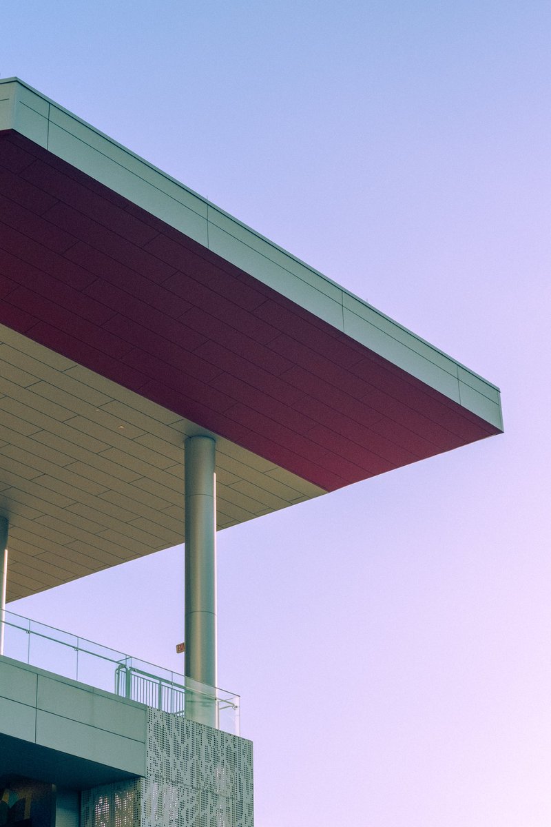 I have a light box tweet media