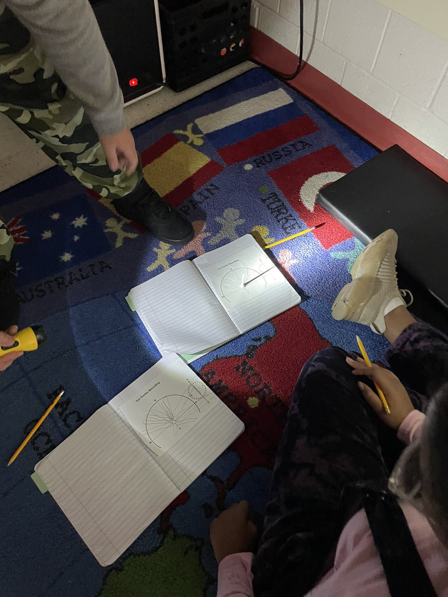 kristin_oaks's tweet image. Creating our own sun…since we live in Syracuse #drweeks #5thgrade #earthandsun