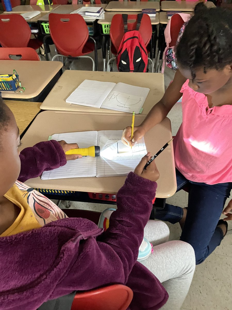 kristin_oaks's tweet image. Creating our own sun…since we live in Syracuse #drweeks #5thgrade #earthandsun