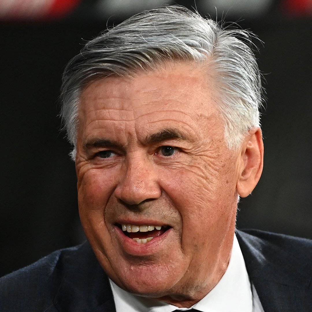 giraltpablo's tweet photo. "Sólo llevaba horas en nuestra nueva casa con mi familia, estaba cocinando, hasta que de repente sonó el timbre. Abrí y era Carlo Ancelotti. Se sentó en la mesa, comió con nosotros y conoció a mi familia. Ningún entrenador había hecho algo así por mí"

🗣️ Antonio Rüdiger. https://t.co/mFA7yMgrz2