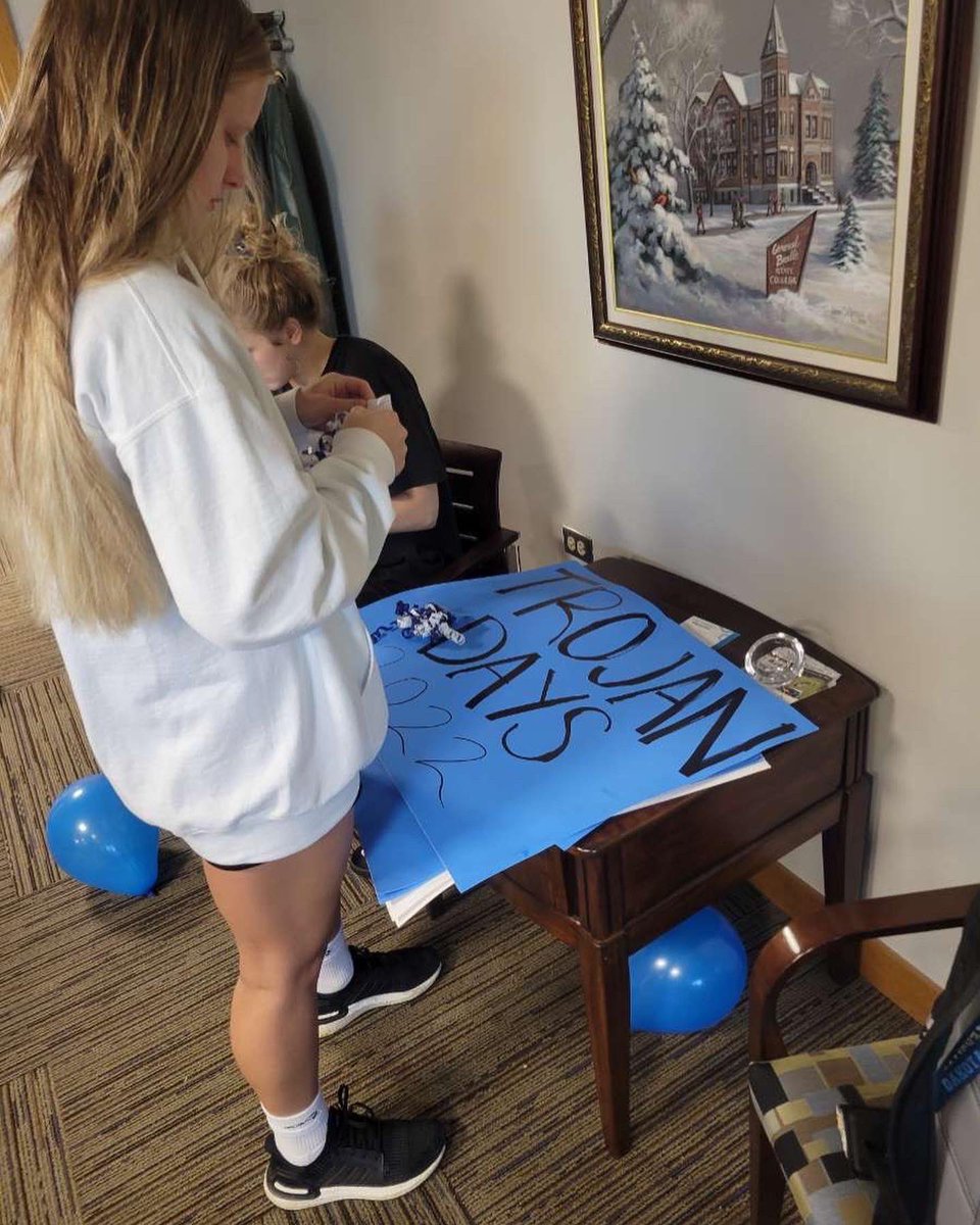 volleyball_dsu's tweet photo. 💙🤍 This morning we decorated President José-Marie Griffiths office for homecoming!
#TrojanDays #TrojanPride #WeAreDSU #TrojanFamily #TheTrojanWay #TrojanVB #Homecoming https://t.co/ulJA5FUqnl